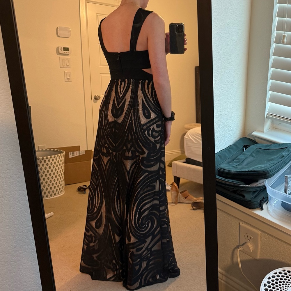 BCBG MaxAzaria "Marilyne" gown - Picture 2 of 3